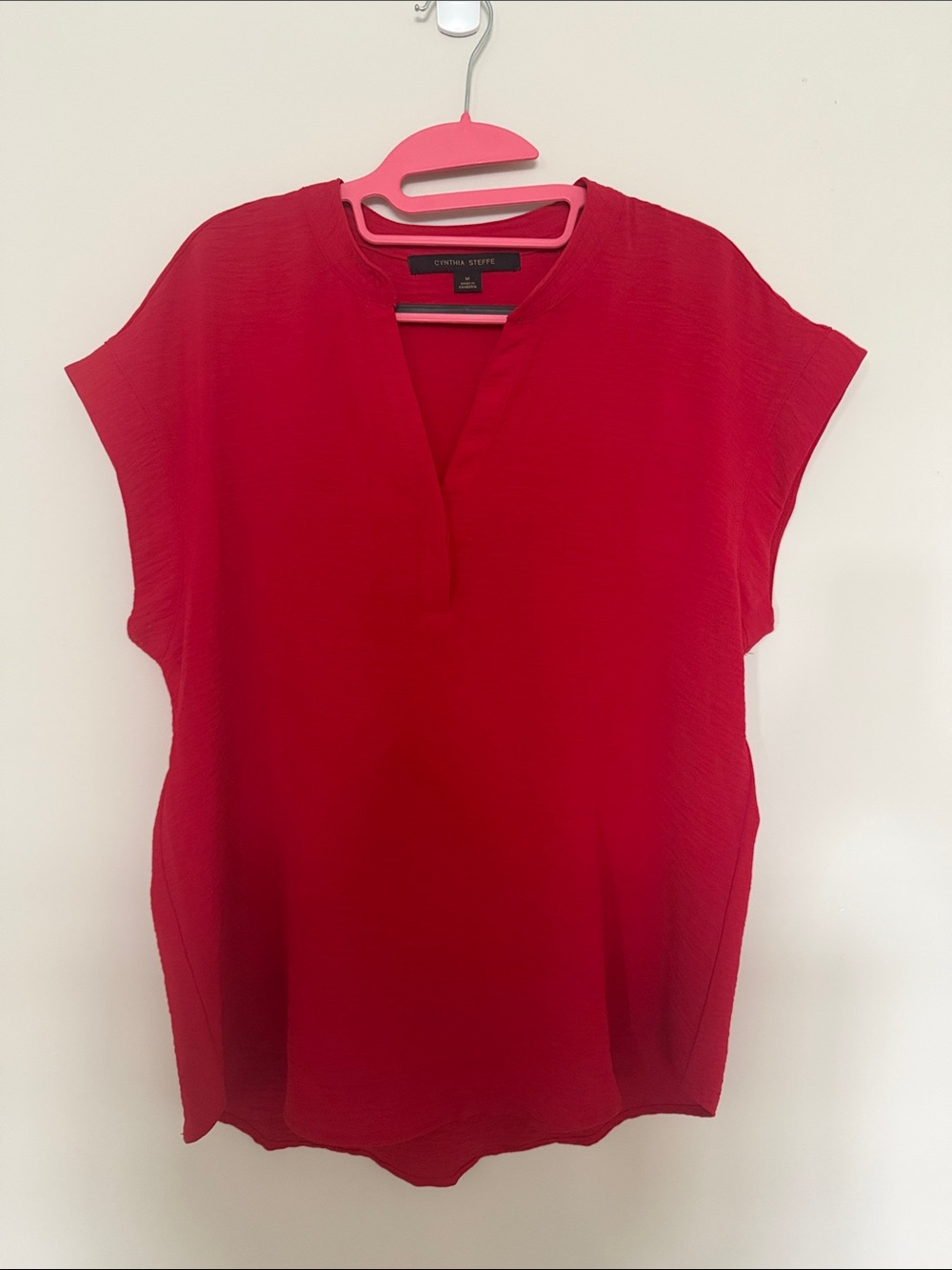 Cynthia Steffe Vibrant Red Split V-Neck Cap Sleeve Blouse